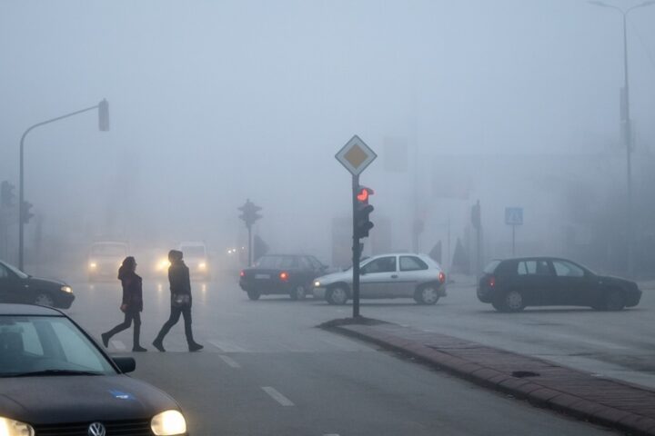 IHMK jep detaje për cilësinë e ajrit në Kosovë, rekomandon që personat e ndjeshëm të kufizojnë ekspozimin jashtë