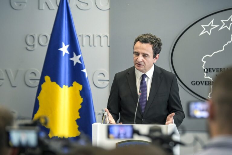 Kurti: Të akuzuarit për sulmin në Ibër Lepenc janë pjesë e strukturave ilegale të Serbisë, të lidhur me Vuçiqin e Radoiçiqin