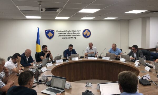 KQZ mblidhet sot për të vendosur rreth fletëvotimeve të 28 dhjetorit