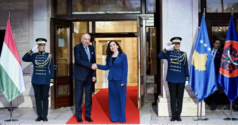 Osmani takon homologun hungarez: Mbështetja e Hungarisë për heqjen e masave të padrejta të BE-së, është thelbësore