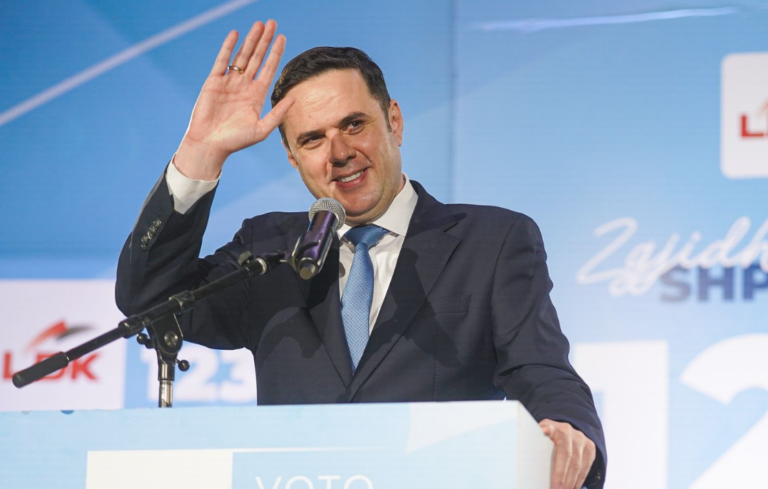 “1 mijë euro për mësuesit, 900 për policët…”, Abdixhiku publikon 10 zotimet e LDK-së për katër vitet e ardhshme