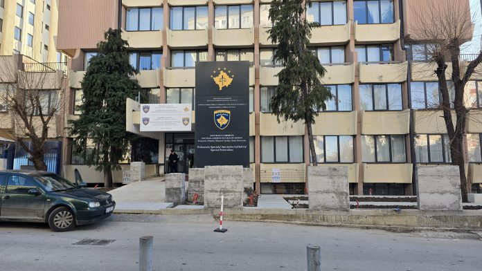 Aktakuzë ndaj 12 personave, dyshohet se keqpërdoren detyrën dhe dëmtuan buxhetin e shtetit me miliona euro