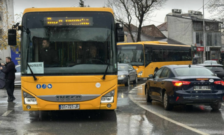 Alokohen mjetet financiare për pagesën e transportuesve publikë dhe privatë