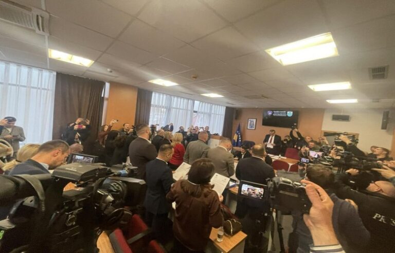 Betohen kryetarët e rinj serbë të komunave në veri të Kosovës