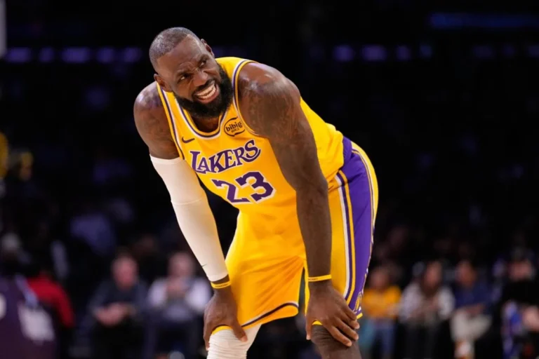 Lebron James i jep fund serisë rekorde të 1,297 ndeshjeve radhazi me mbi 10 pikë në NBA
