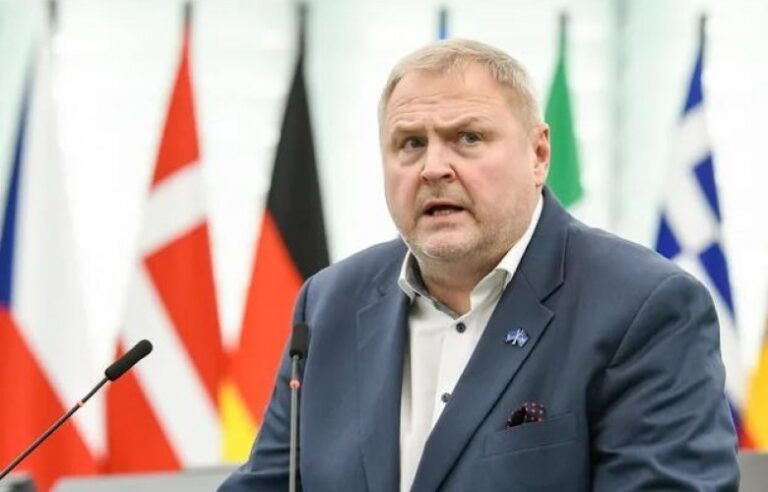 Eurodeputët kërkojnë të hiqen menjëherë të gjitha masat ndaj Kosovës