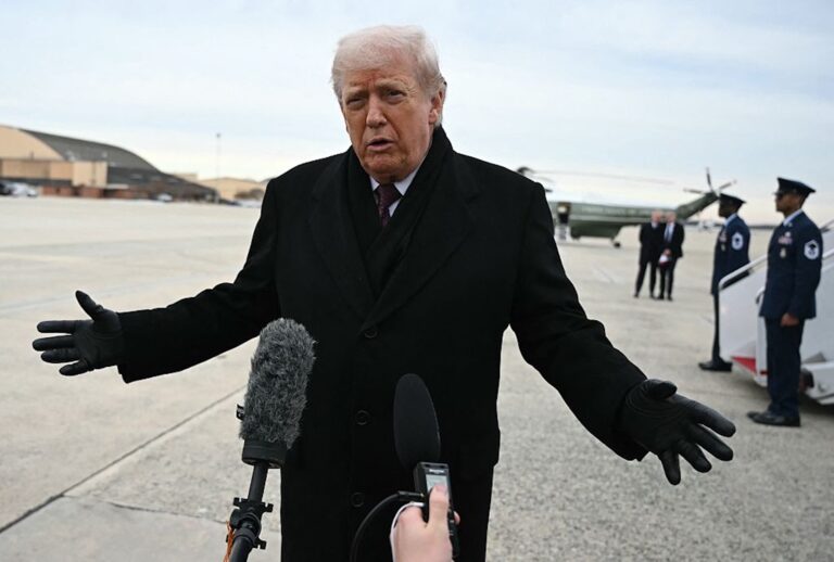Trump “spastron” ambasadorët, shkarkohen 30 diplomatë nga administrata e Biden