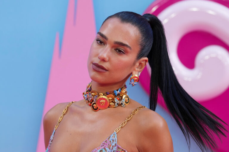 Dua Lipa investon 1 milion dollarë për të rinjtë në Kosovë