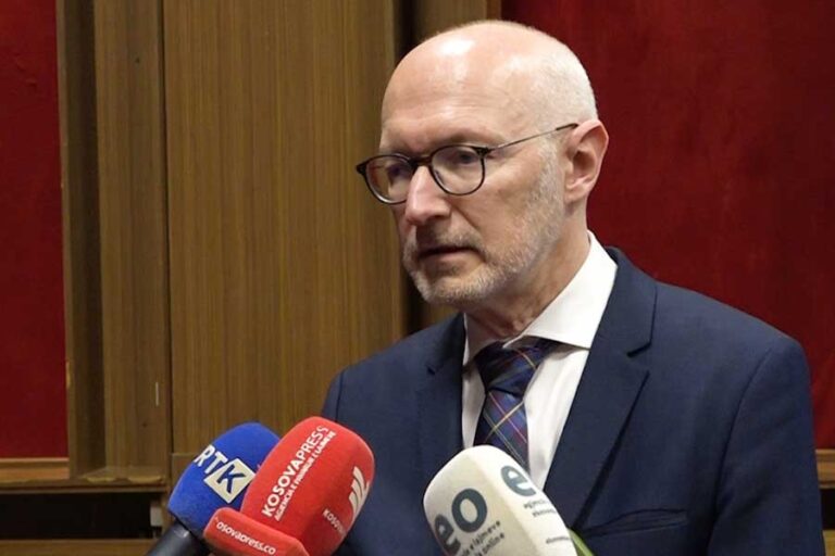 Ambasadori francez, Guerot: Na duhet një qeveri me kompetenca të plota në Kosovë