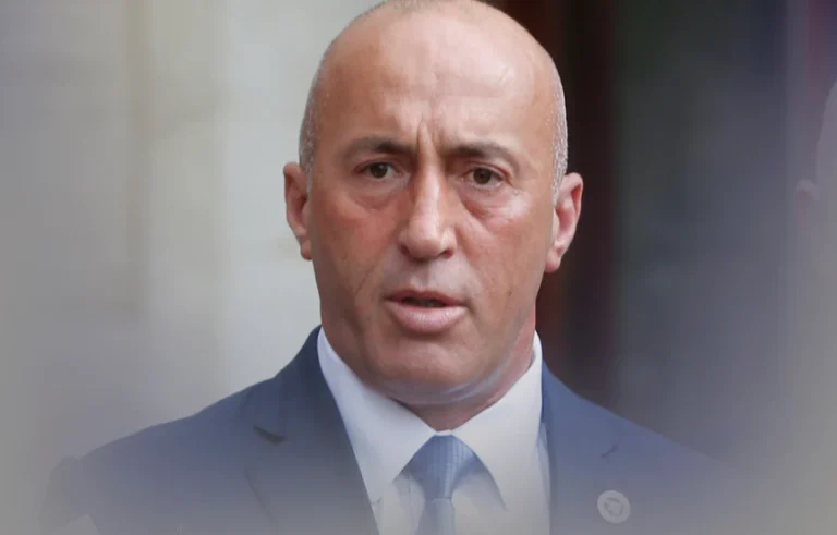 Haradinaj: Urgjentisht Lista Serbe t’i kthejë simbolet e Republikës së Kosovës dhe fotografinë e Presidentes