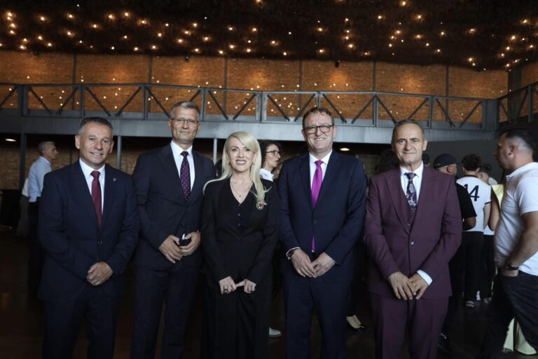 Izmaku e konfirmon se s’ka bashkim të NISMA-s me PDK-në: Marrëveshja nuk ndodhi