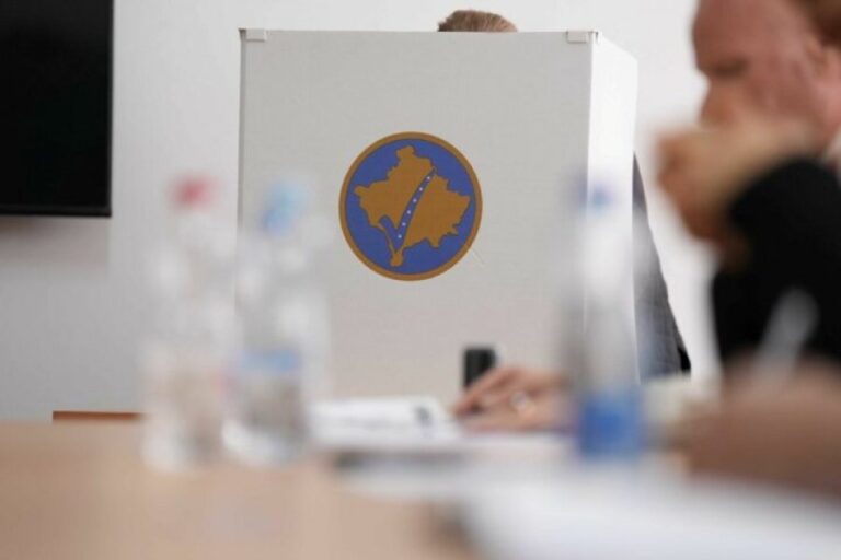 ​Zgjedhjet e 28 dhjetorit: Vetëm një e treta e kandidatëve për deputetë janë gra
