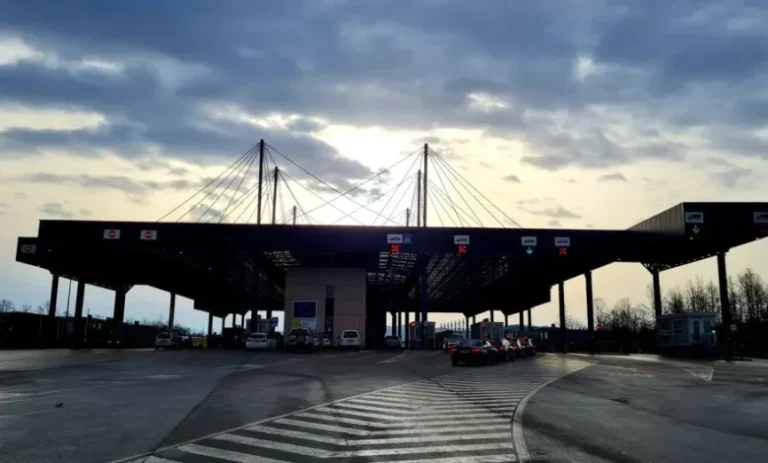 QKMK paralajmëron bllokadë të rrugës afër kufirit Kosovë–Serbi, apelon qytetarët të përdorin rrugë alternative