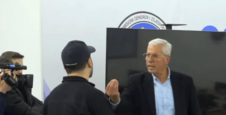 AGK reagon ndaj veprimeve të Kurteshit me gazetarët: Të shokuar me sjelljen agresive