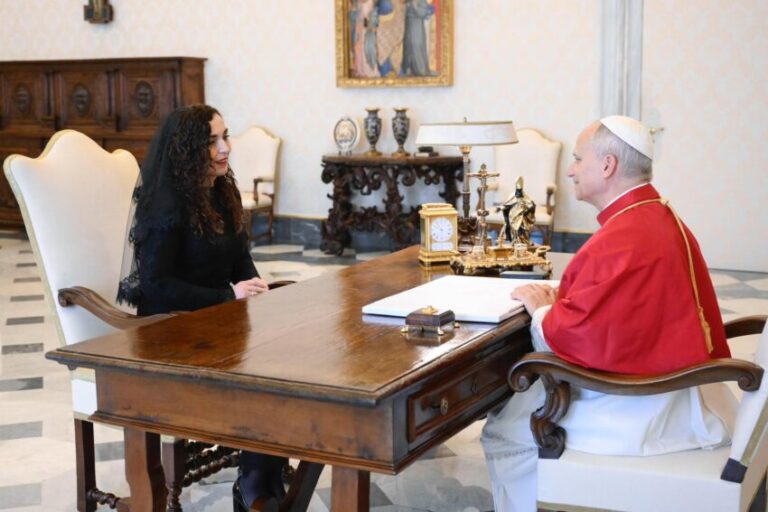 Osmani fton për vizitë në Kosovë Papa Lonin XIV: Do të pritej me shumë dashamirësi nga të gjithë qytetarët tanë