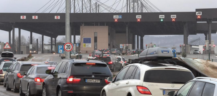Bllokimi i rrugës afër kufirit Kosovë-Serbi, QKMK del me njoftim të ri