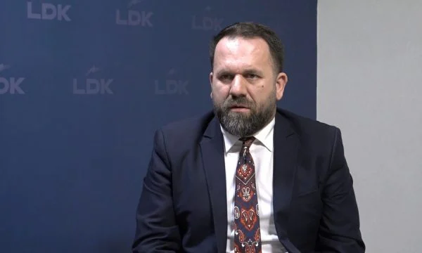 Rukiqi për Qeverinë Kurti: Po blejnë energji elektrike që origjinën e ka në Serbi