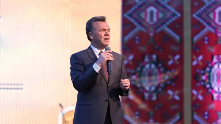 Pensionohet Ilir Shaqiri, ikona e muzikës shqiptare