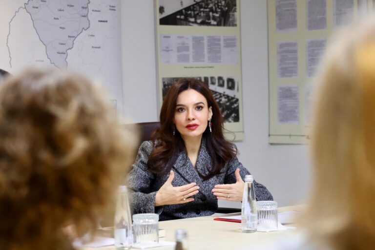Spiropali: Gjuha shqipe, të respektohet në ligj dhe në praktikë në Maqedoninë e Veriut