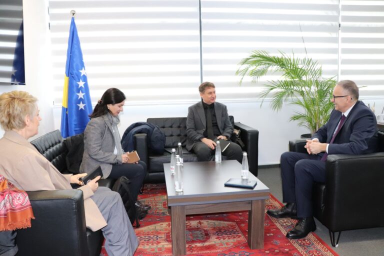 Kryetari Supremes takohet me ekipin e BE-së për zgjedhjet e 28 dhjetorit: Jemi të gatshëm të shqyrtojmë çdo ankesë