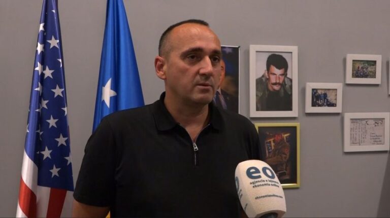 “Nuk kemi garanci”, Syla thirrje ish-luftëtarëve të mos marrin pjesë në protestën e Shkupit