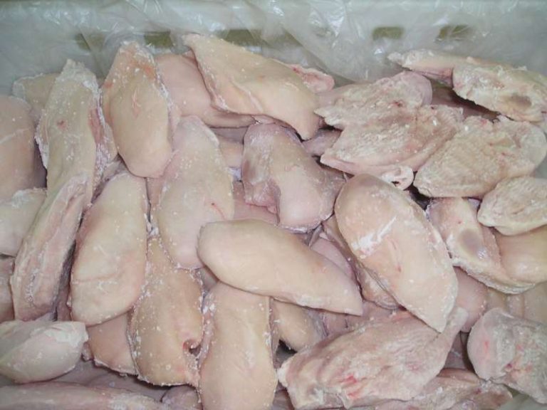 AUV asgjëson 19 mijë e 200 kg mish pule të infektuar me Salmonella