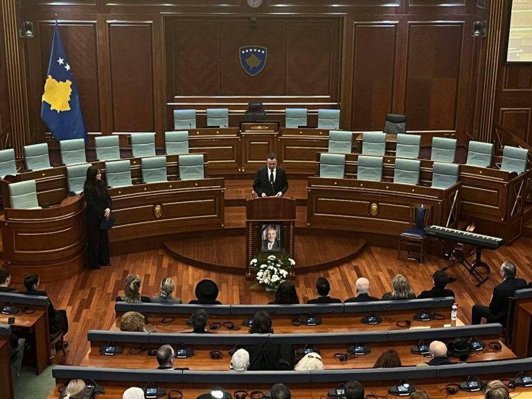 Kurti: Daci dha shembull se si duhet zhvilluar beteja politike dhe Kuvendi në Kosovë