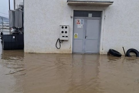 Turbullira të larta në kanalin Ibër-Lepenc, në këto zona do të ketë reduktime të furnizimit me ujë