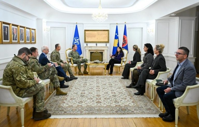 Osmani pret në takim Wikoff: NATO dhe SHBA mbeten garanci kyçe për sigurinë e Kosovës