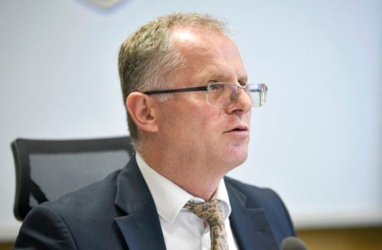 Bislimi: Nga nesër nis zbatimi i ligjit për të huajt dhe atij për automjete