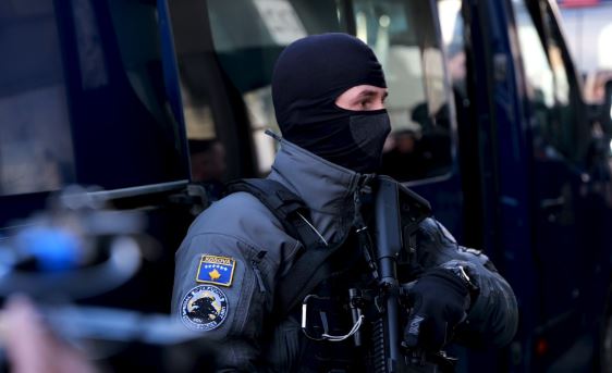Ekstradohet nga Anglia në Kosovë i kërkuari me urdhërarrest ndërkombëtar