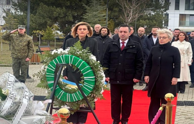 Basha: Meritë e jashtëzakonshme i takon Presidentit Rugova edhe për ndërkombëtarizimin e çështjes shqiptare