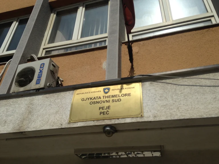 Një muaj paraburgim për burrin që dyshohet se dhunoi 13-vjeçaren në Istog
