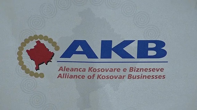 AKB kritikon qeverinë për mungesë konsultimi lidhur me pagën minimale – kërkon përfshirjen e veteranëve të UÇK-së