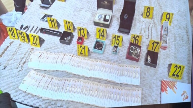 “Para, aksesorë, armë..”, krejt çka u sekuestrua gjatë aksionit të madh ku u arrestua Mazreku e Berisha i BKS-së