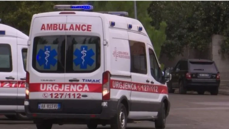 Aksident i rëndë në Gramsh/ Një i vdekur, dy të plagosur në gjendje të rëndë
