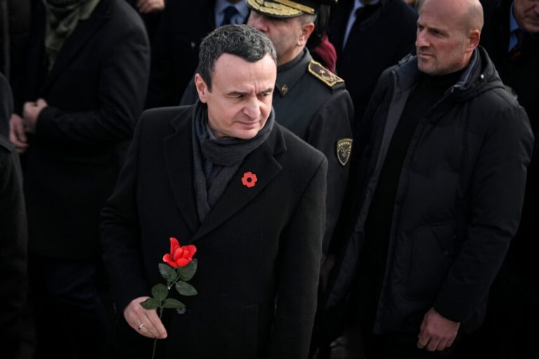 Kurti: Familja Jashari u kthye në simbol të rezistencës ndaj regjimit serb dhe luftës për çlirimin e Kosovës