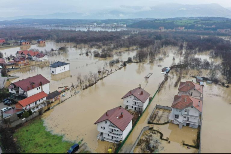 AME: Situata e vërshimeve është përmirësuar, por ngricat kanë shkaktuar vështirësi në qarkullim rrugor në disa zona