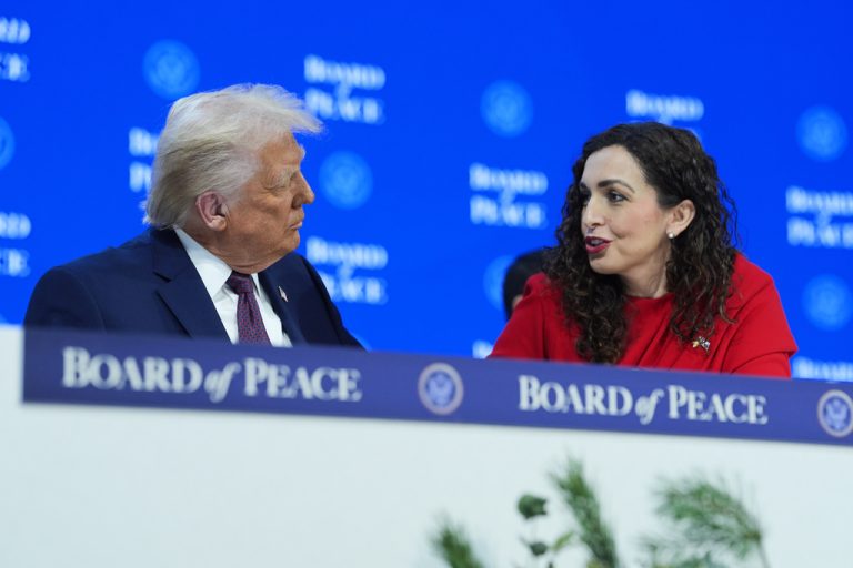 “Urime Kosovë” – Ambasada amerikane përgezon Kosovën për anëtarësim në Bordin e Paqes