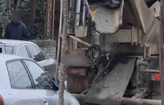 Ndoti rrugët në kryeqytet, gjobë ndaj shoferit të kamionit dhe kompanisë