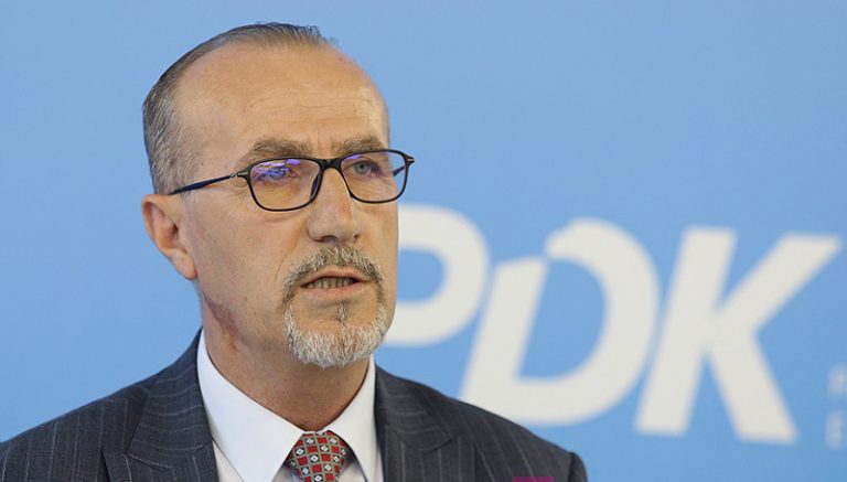 Haxhiu i PDK-së akuzon KQZ-në, kërkon rikthim të menjëhershëm të rinumërimit sipas rendit të komunave