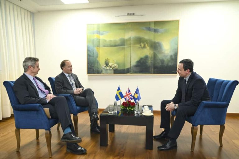 Kurti pret në takim Ambasadorin e Britanisë dhe Suedisë, flasin për zgjedhjet dhe formimin e institucioneve
