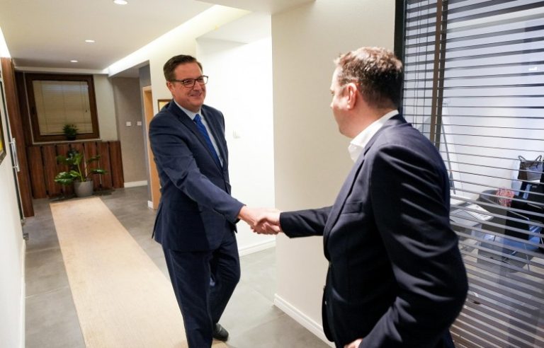 Abdixhiku pret në takim ambasadorin slloven: Marrëdhëniet me Slloveninë mbeten prioritet i Kosovës