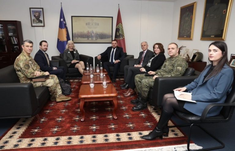 Maqedonci takon përfaqësuesit e Veteranëve Amerikanë, i falënderon për mbështetjen ndaj Kosovës