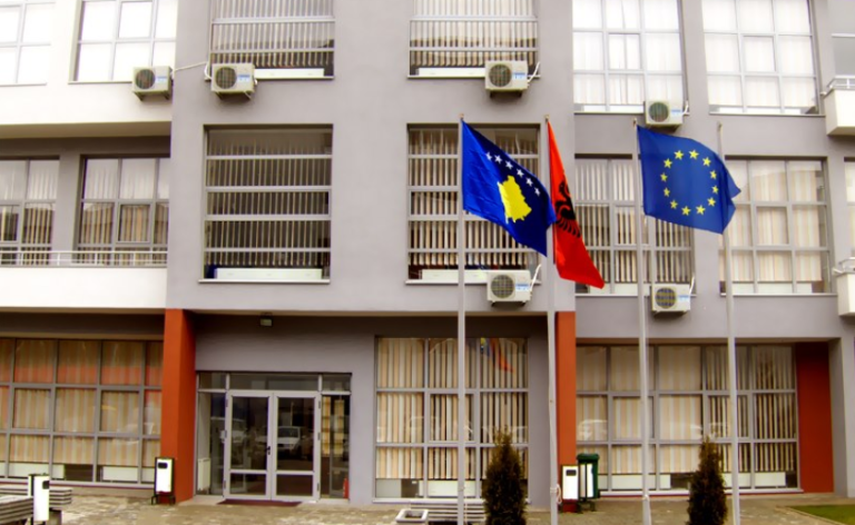 Ndalohet importi i deleve dhe dhive nga Maqedonia e Veriut