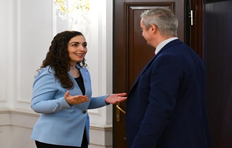 Osmani pret Hargreaves, theksohet rëndësia e formimit të institucioneve