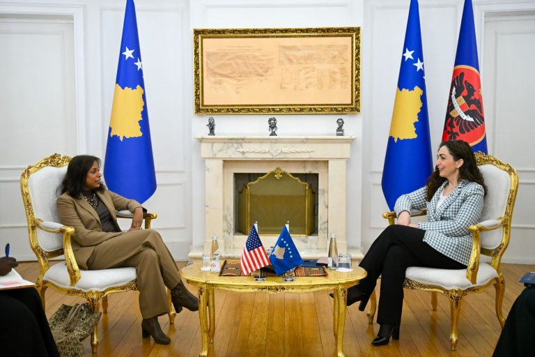 Osmani takon Prattipatin, diskutojnë për anëtarësimin e Kosovës në Bordin e Paqes dhe zhvillimet e fundit në vend