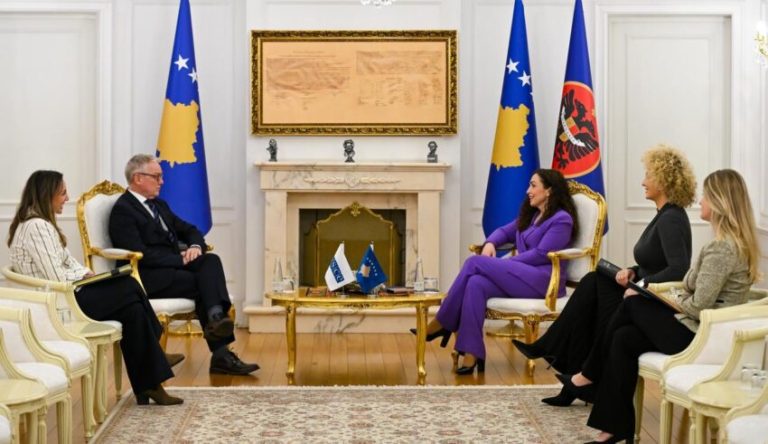 Osmani pret në takim McGurk, në fokus zgjedhjet dhe forcimi i demokracisë