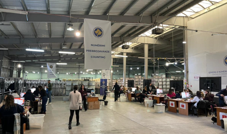 Po vazhdon rinumërimi i votave në QNR, kjo është përqindja aktuale e partive