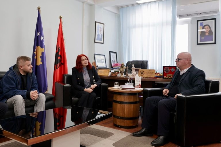Komuna e Rahovecit i jep mbështetje marshit “Drejtësi, jo politikë” që mbahet në përkrahje të ish-luftëtarëve të UÇK-së